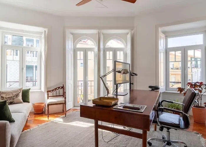 Casa Das Flores 4Br + Office Space And A/C