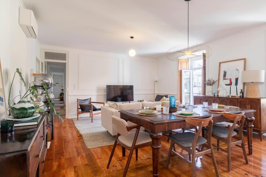 Casa Flores 4br + Office Space And A/c Lisbon
