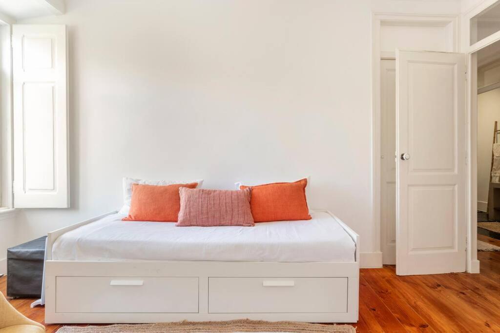 Apartamento Casa Flores 4br + Office Space And A/c Lisboa