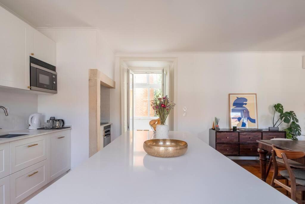 Casa Flores 4br + Office Space And A/c *