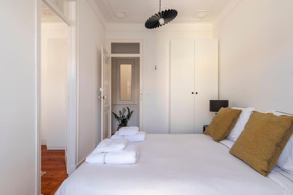 Apartamento Casa Flores 4br + Office Space And A/c Lisboa