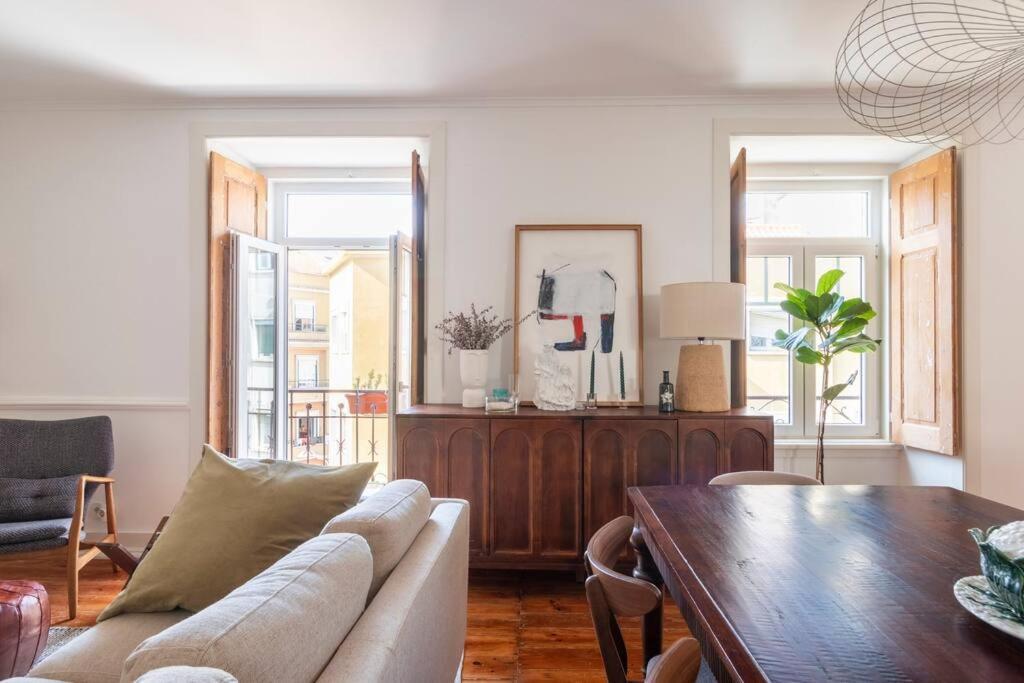 Casa Flores 4br + Office Space And A/c Lisboa