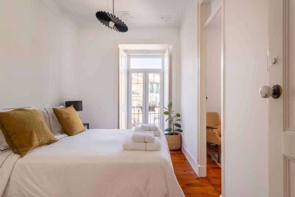 Apartamento Casa Flores 4br + Office Space And A/c Lisboa