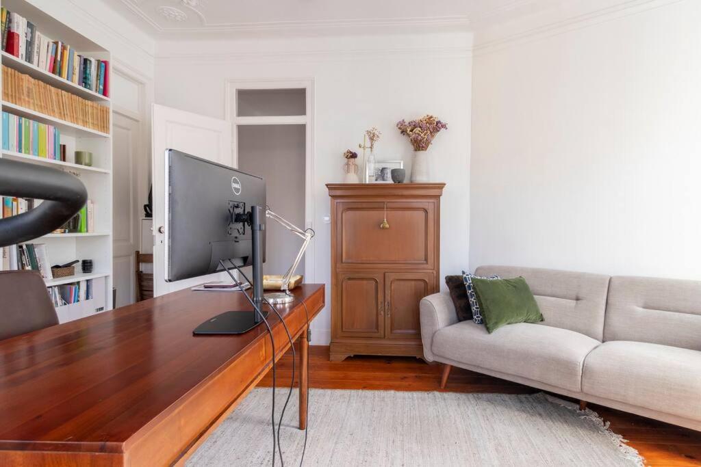 Apartamento Casa Flores 4br + Office Space And A/c Lisboa